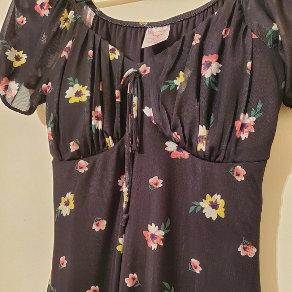 Dress - Picture 2 of 4